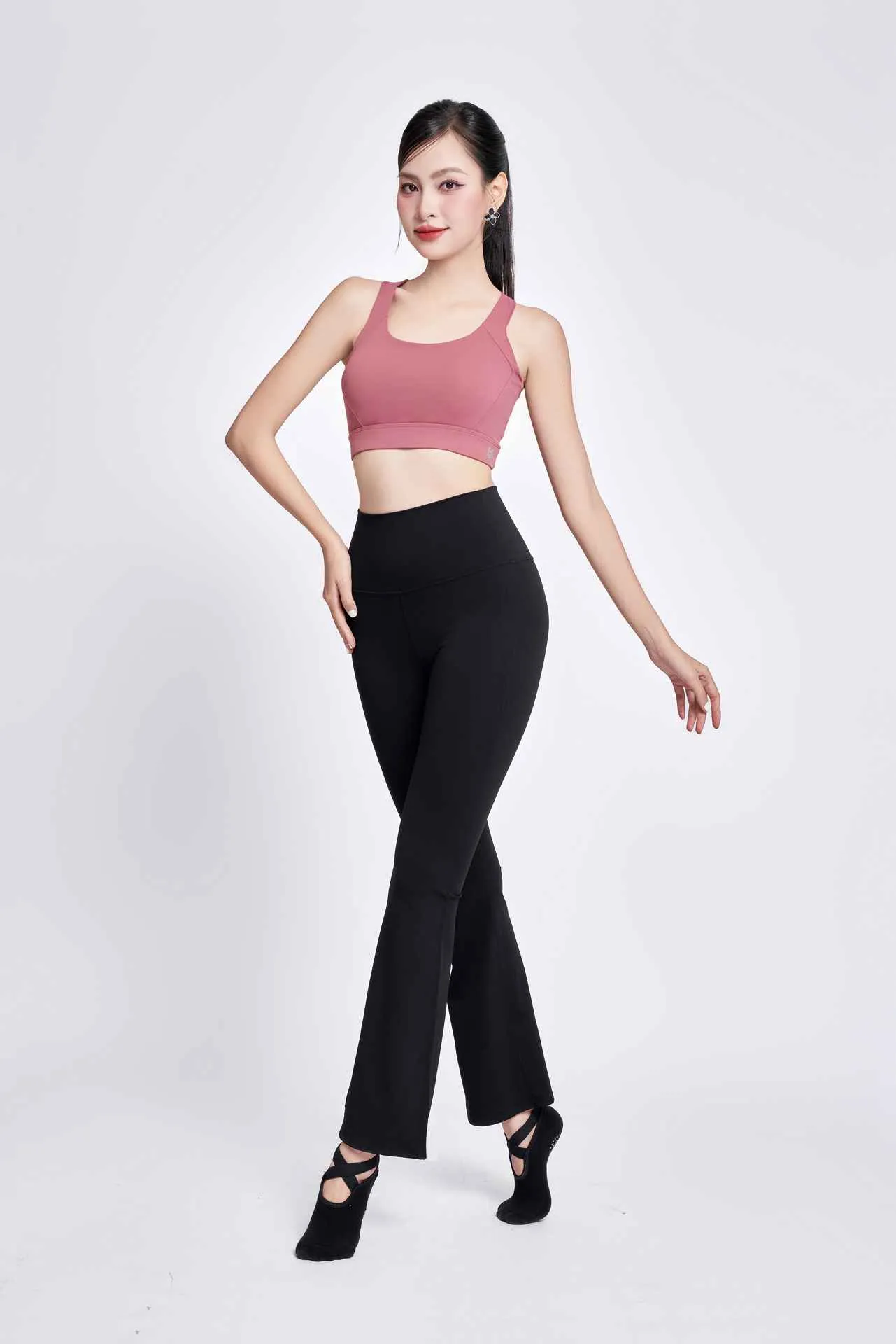 Áo bra đan dây chéo sau lưng màu hồng đậm