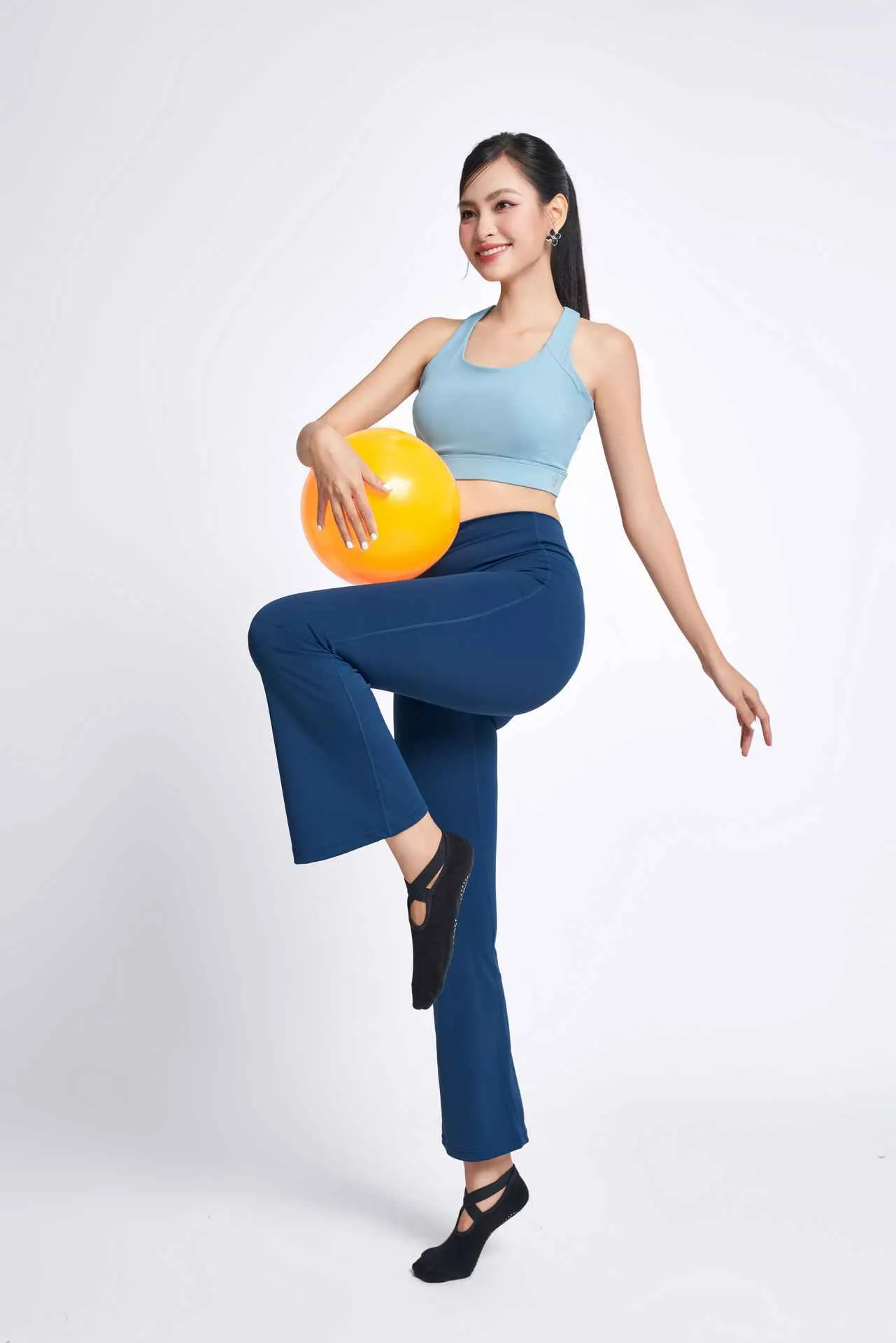 Áo bra đan dây chéo sau lưng màu xanh dương nhạt