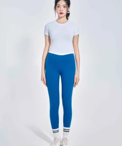 Áo ngắn tay raglan cổ tròn sát dáng croptop màu trắng