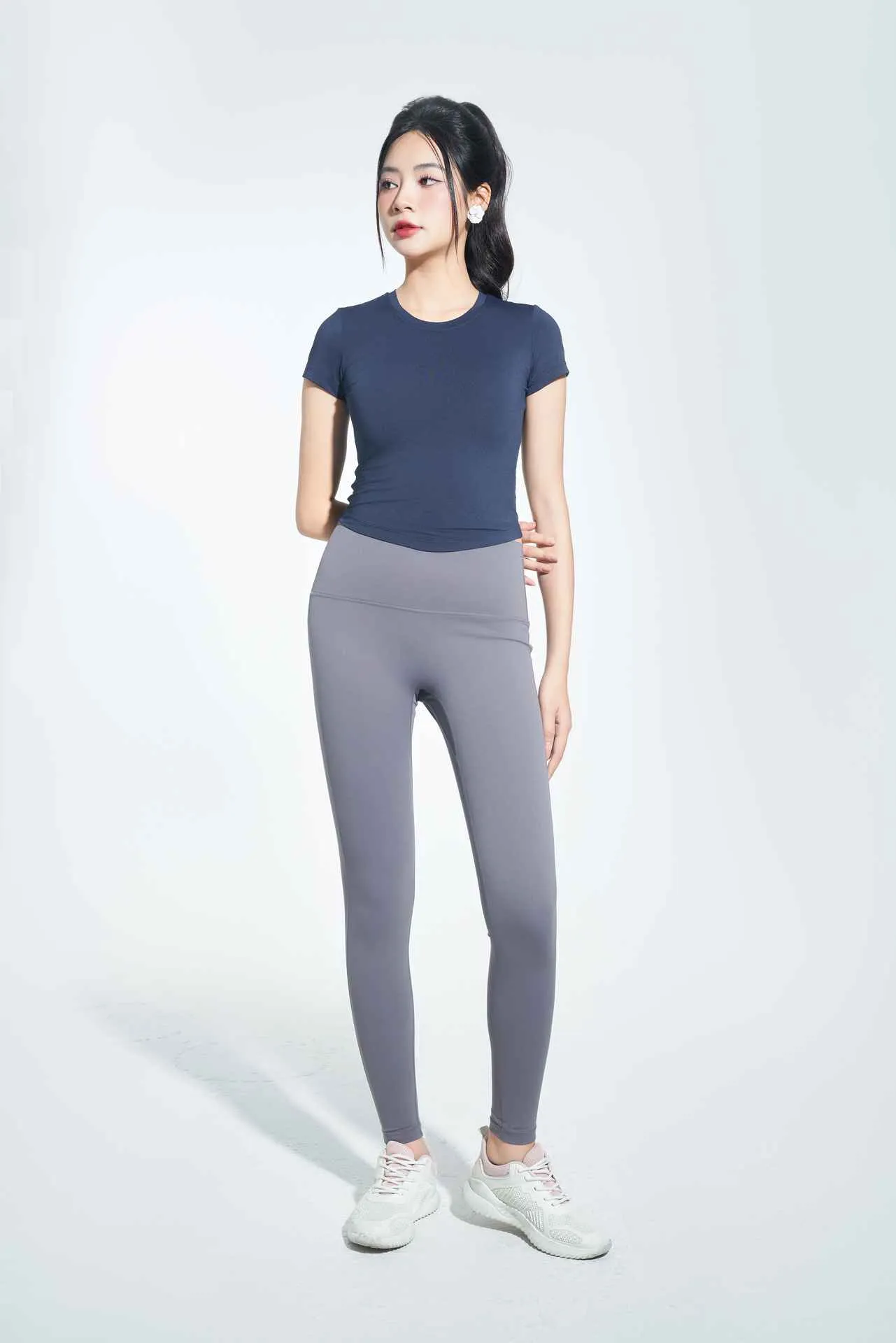 Áo ngắn tay cổ tròn sát dáng crotop xanh than