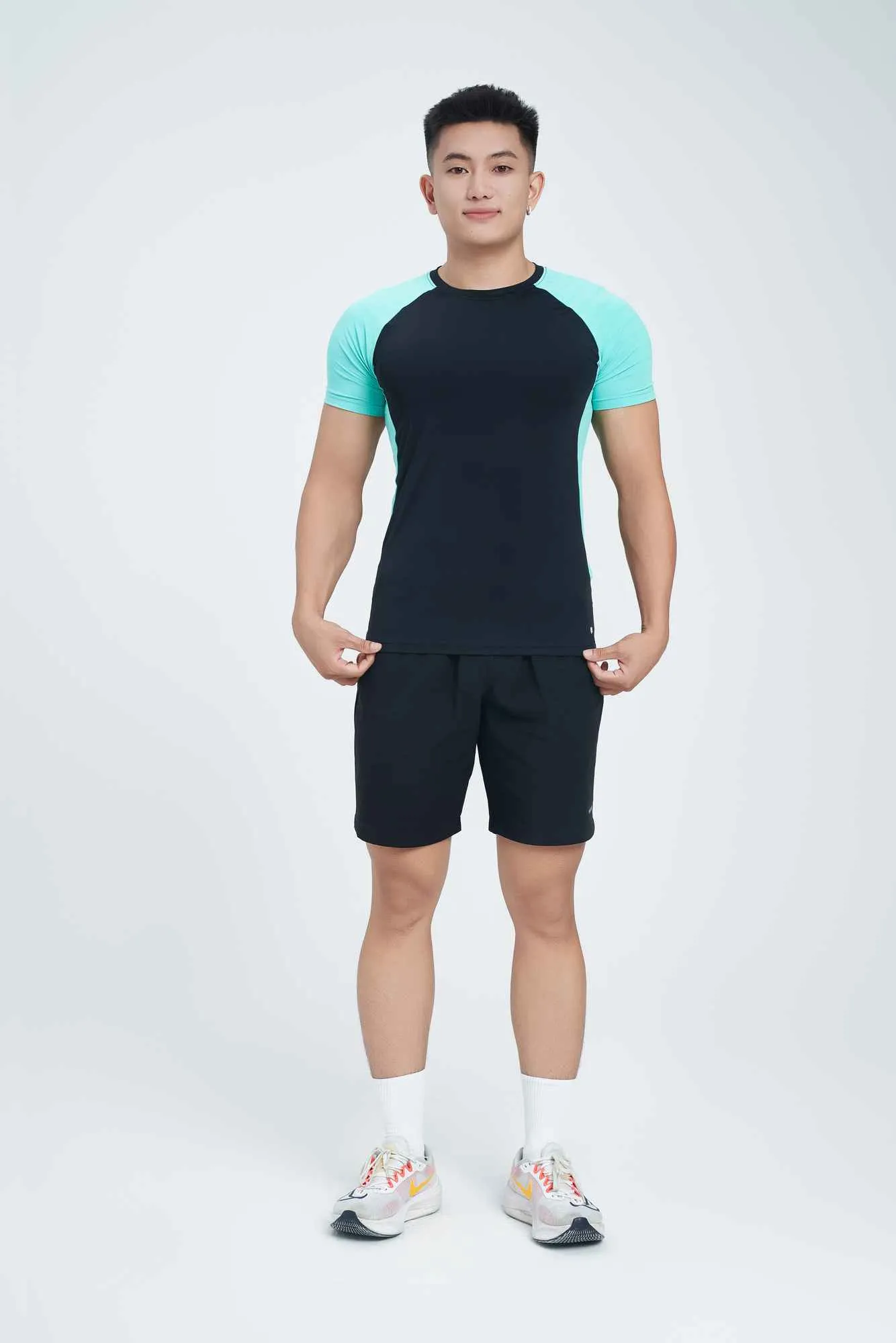 Áo gym nam cổ tròn ngắn tay màu trắng phối tay và sườn