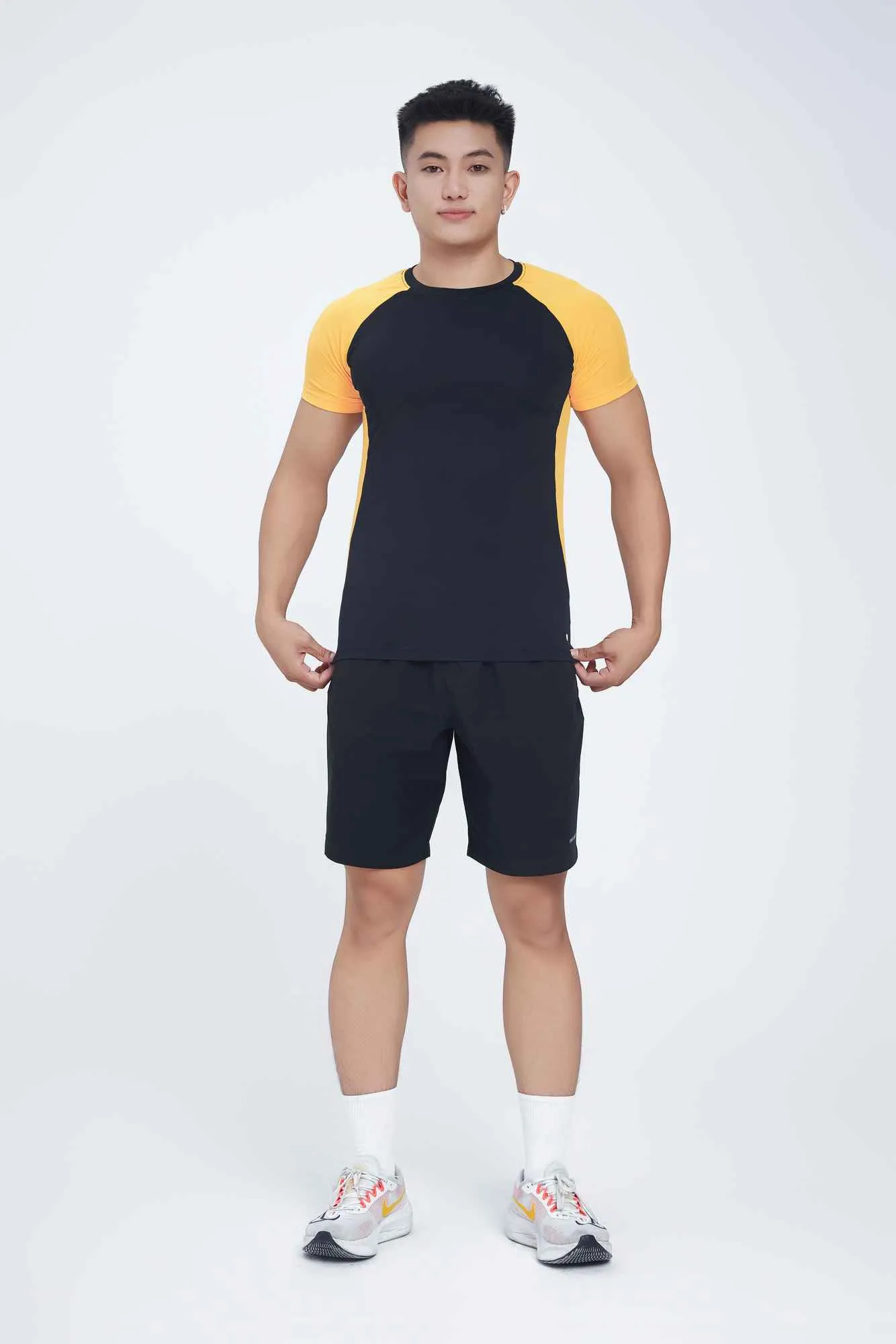 Áo gym nam cổ tròn ngắn tay màu trắng phối tay và sườn